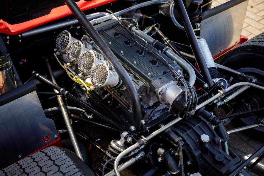 Моторный отсек Abarth Osella 2000 (SE021) 1971 года  (фото 22 из 26)